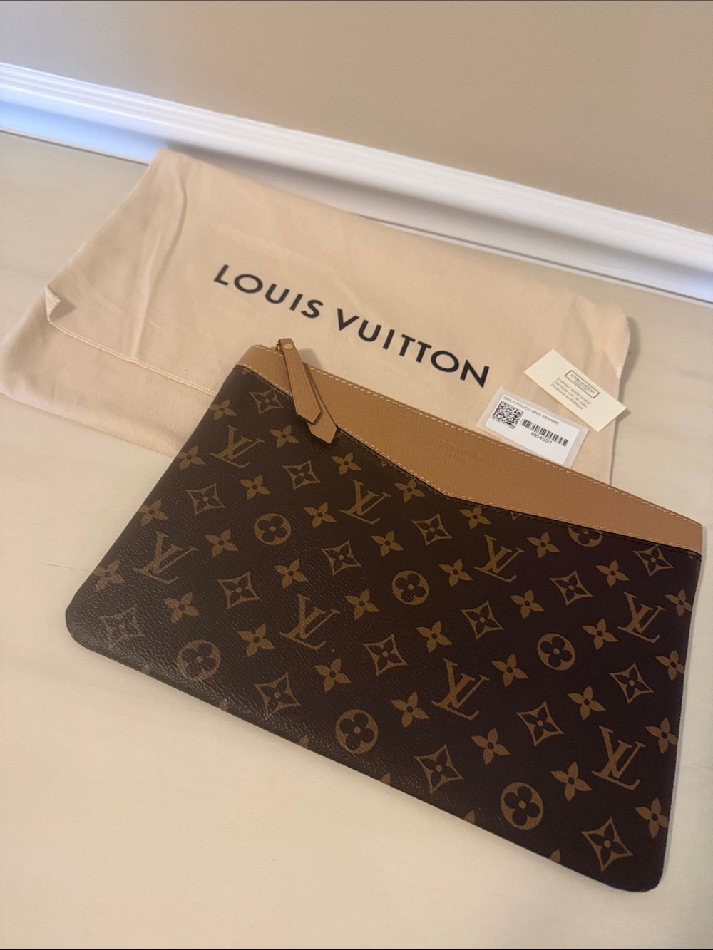 Louis Vuitton Monogram/ Sesame Daily Pouch - Picture 1 of 6
